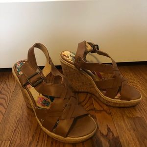 Brown wedge sandal great condition